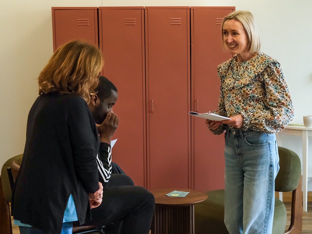 Intensive conversation focused Spanish courses for adults in the UK
